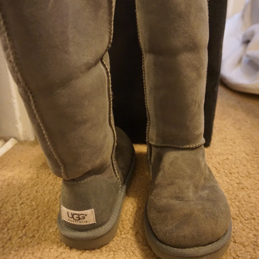 Gray tall Uggs